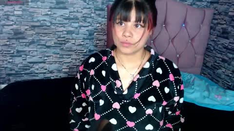 Snapshot of zoe_bronw chatting on 10-09-25, 10:02 Zoe Bronw online show from 10-09-25, 10:02