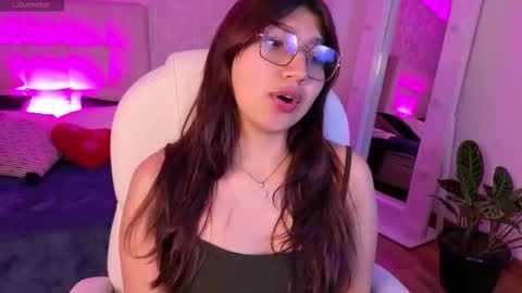 zoe  online show from 10-17-25, 03:10