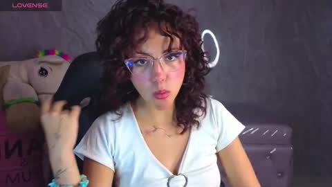 Snapshot of zoe_ch_ chatting on 07-09-26, 03:10 zoe_ch_ online show from 07-09-26, 03:10