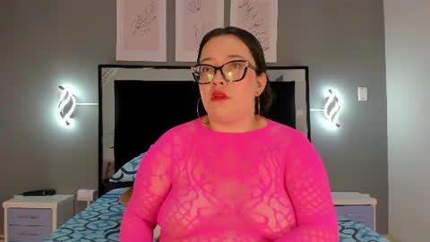 Snapshot of zoe_curvyy chatting on 06-16-26, 12:08 zoe_curvyy online show from 06-16-26, 12:08