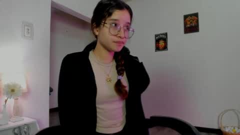 Snapshot of zoe_dear chatting on 04-27-26, 06:17 zoe_dear online show from 04-27-26, 06:17