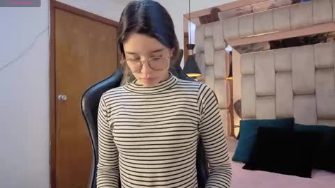 Snapshot of zoe_dear chatting on 06-04-26, 06:47 zoe_dear online show from 06-04-26, 06:47