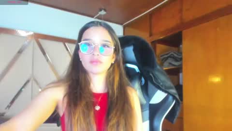 Snapshot of zoe_dear chatting on 06-10-26, 11:24 zoe_dear online show from 06-10-26, 11:24