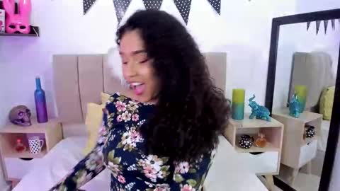 Zoe Gruber online show from 12-19-24, 11:25