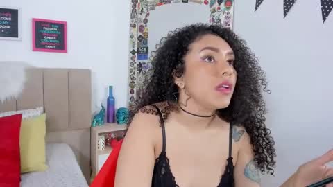 Zoe Gruber online show from 02-05-25, 04:25