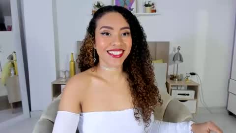 Snapshot of zoe_gruber chatting on 05-01-26, 11:31 Zoe Gruber online show from 05-01-26, 11:31