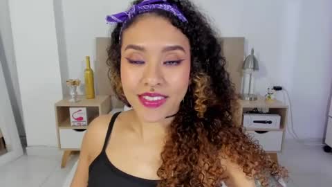 Snapshot of zoe_gruber chatting on 07-23-26, 01:58 Zoe Gruber online show from 07-23-26, 01:58