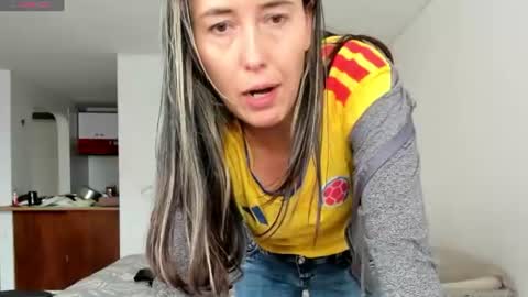 Snapshot of zoe_jeane_beker chatting on 07-08-26, 08:13 ZOE online show from 07-08-26, 08:13