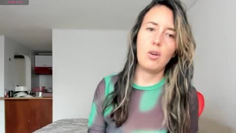 Snapshot of zoe_jeane_beker chatting on 07-14-26, 08:14 ZOE online show from 07-14-26, 08:14