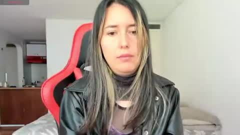 Snapshot of zoe_jeane_beker chatting on 07-24-26, 08:07 ZOE online show from 07-24-26, 08:07
