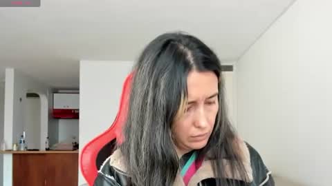 Snapshot of zoe_jeane_beker chatting on 07-27-26, 07:32 ZOE online show from 07-27-26, 07:32