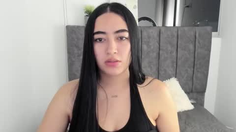 zoe_jones7 online show from 09-17-25, 03:41