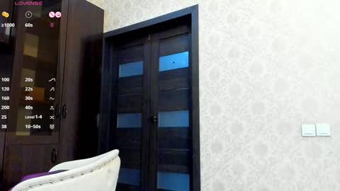 Snapshot of zoe_klarxxx chatting on 12-28-24, 01:38 Zoe online show from 12-28-24, 01:38