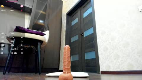 Snapshot of zoe_klarxxx chatting on 02-14-25, 05:51 Zoe online show from 02-14-25, 05:51