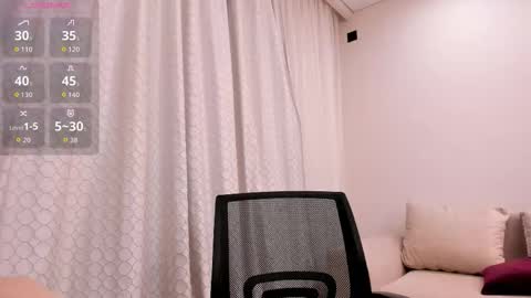 Snapshot of zoe_klarxxx chatting on 11-08-25, 02:39 Zoe online show from 11-08-25, 02:39