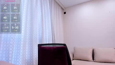 Snapshot of zoe_klarxxx chatting on 12-04-25, 03:27 Zoe online show from 12-04-25, 03:27