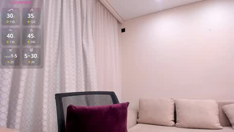 Snapshot of zoe_klarxxx chatting on 02-10-26, 01:37 Zoe online show from 02-10-26, 01:37