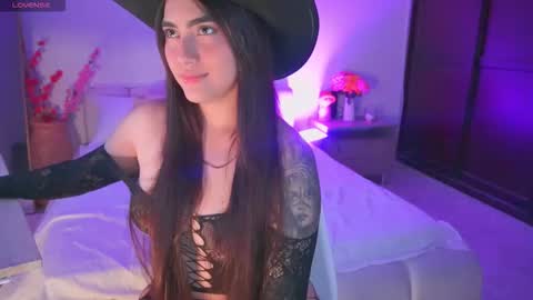 Marilin online show from 11-15-25, 04:32