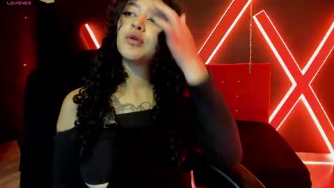Snapshot of zoe_lara_34 chatting on 06-27-26, 05:01 zoe online show from 06-27-26, 05:01