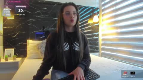 Zoe online show from 10-22-25, 11:32