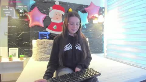 Zoe online show from 12-03-25, 11:41