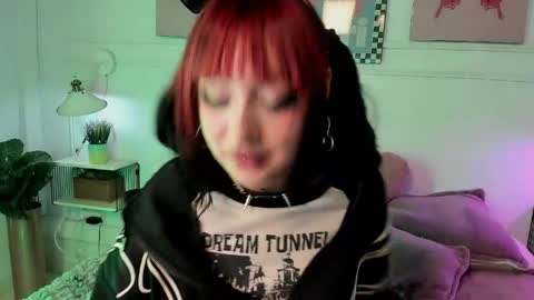Snapshot of zoe_lynch_ chatting on 05-11-26, 03:29 Zoe Lynch online show from 05-11-26, 03:29