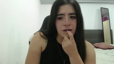 Snapshot of zoe_mill33r chatting on 02-27-26, 05:07 Zoe online show from 02-27-26, 05:07