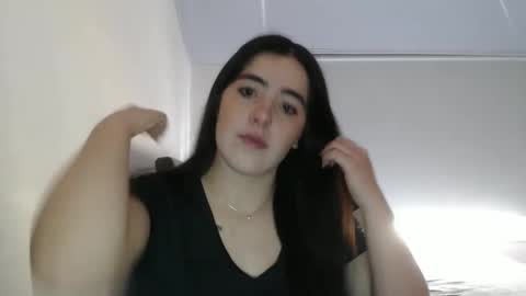 Snapshot of zoe_mill33r chatting on 04-07-26, 05:46 Zoe online show from 04-07-26, 05:46