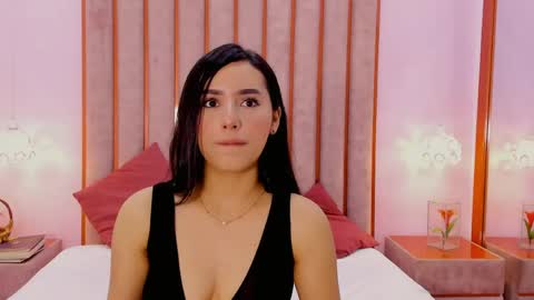 Snapshot of zoe_monrow chatting on 05-20-26, 01:39 Zoe Monrow online show from 05-20-26, 01:39