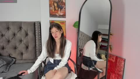 Snapshot of zoe_olsen__ chatting on 02-01-25, 01:20 Zoe Olsen online show from 02-01-25, 01:20