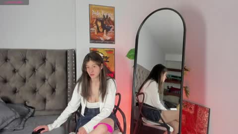 Snapshot of zoe_olsen__ chatting on 02-01-25, 04:22 Zoe Olsen online show from 02-01-25, 04:22