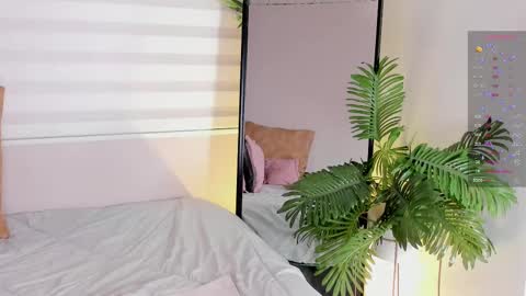 Snapshot of zoe_olsen__ chatting on 03-11-25, 01:01 Zoe Olsen online show from 03-11-25, 01:01