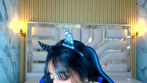 Zoe  online show from 10-28-25, 03:21