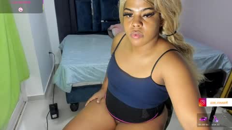 Snapshot of zoe_rosee4 chatting on 05-03-26, 10:49 zoe_rosee4 online show from 05-03-26, 10:49