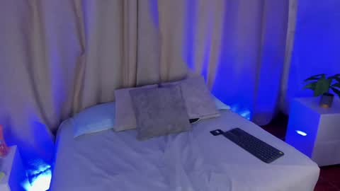 Snapshot of zoe_rousee_ chatting on 07-16-26, 12:11 zoe_rousee_ online show from 07-16-26, 12:11