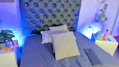 Snapshot of zoe_rousee_ chatting on 07-23-26, 12:25 zoe_rousee_ online show from 07-23-26, 12:25