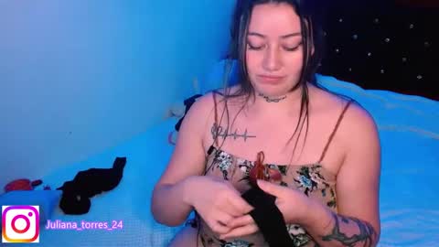 Snapshot of zoe_sexy69 chatting on 01-10-25, 03:50 ZOE online show from 01-10-25, 03:50