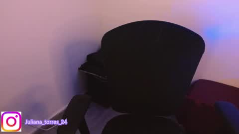 Snapshot of zoe_sexy69 chatting on 01-21-25, 11:13 ZOE online show from 01-21-25, 11:13