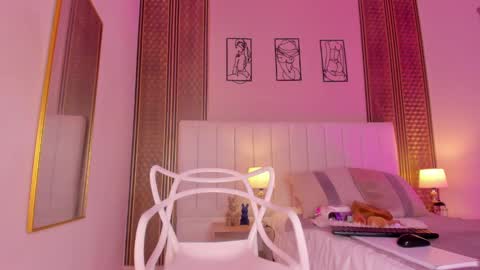 Hi guys i am Zoe  online show from 11-14-25, 11:42