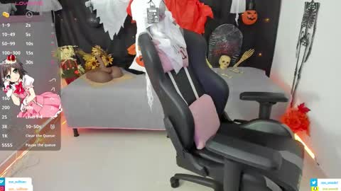 zoe_sullivan_ online show from 10-24-25, 09:28