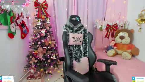 zoe_sullivan_ online show from 11-30-25, 09:35