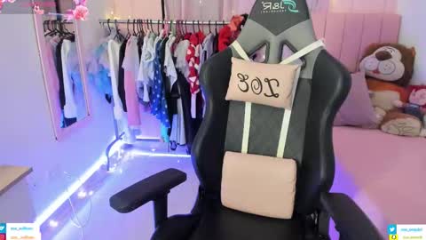 zoe_sullivan_ online show from 02-08-26, 09:34