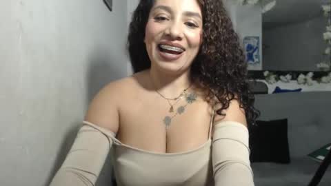 zoe tai online show from 12-05-25, 01:14