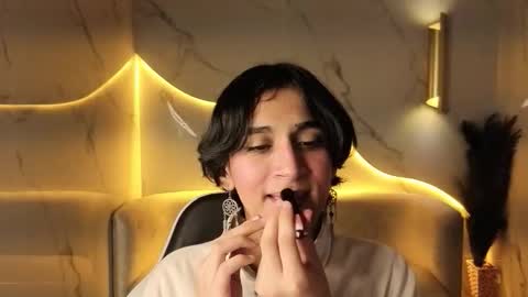 Snapshot of zoe_tp chatting on 11-25-25, 12:27 Zoe online show from 11-25-25, 12:27