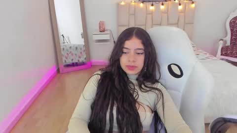 Snapshot of zoe_turnner_18 chatting on 03-05-25, 05:39 Zoe online show from 03-05-25, 05:39