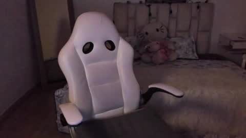 Snapshot of zoe_turnner_18 chatting on 11-16-25, 02:33 Zoe online show from 11-16-25, 02:33