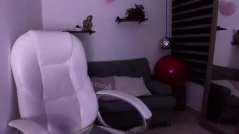 Snapshot of zoe_turnner_18 chatting on 11-23-25, 02:06 Zoe online show from 11-23-25, 02:06