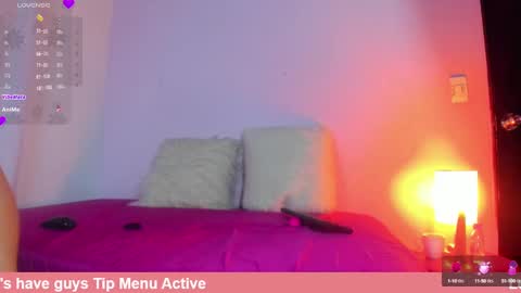 Snapshot of zoe_white__ chatting on 09-25-25, 01:15 Zoe online show from 09-25-25, 01:15