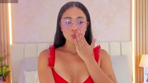 Snapshot of zoebarlowe chatting on 12-01-25, 07:08 zoebarlowe online show from 12-01-25, 07:08