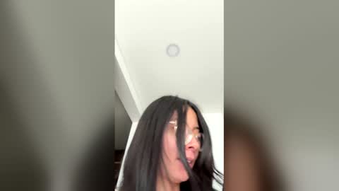 Snapshot of zoecams chatting on 05-15-26, 07:54 zoecams online show from 05-15-26, 07:54